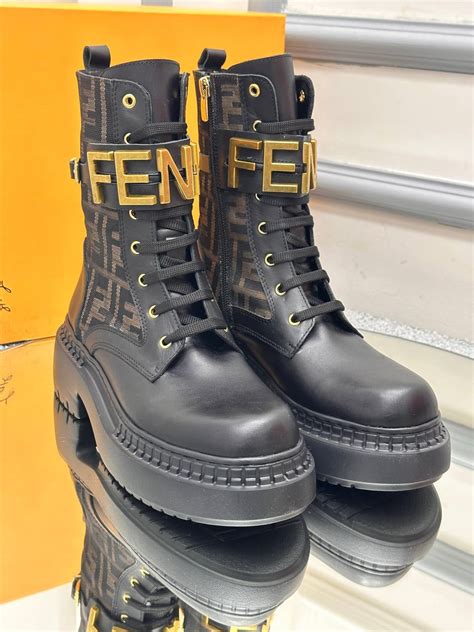 fendi kadın bot|Fendi leather boots.